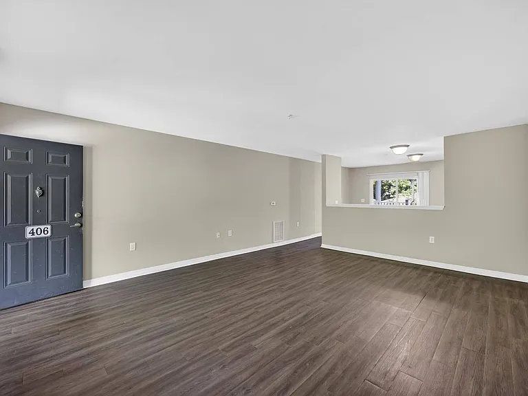 Pinecrest Greene — Photo 26