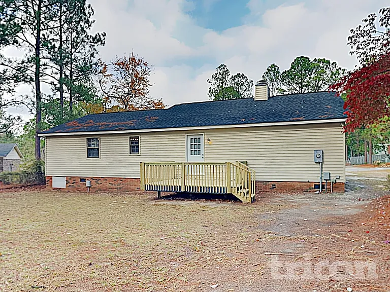 208 Pond Ridge Rd E — Photo 16
