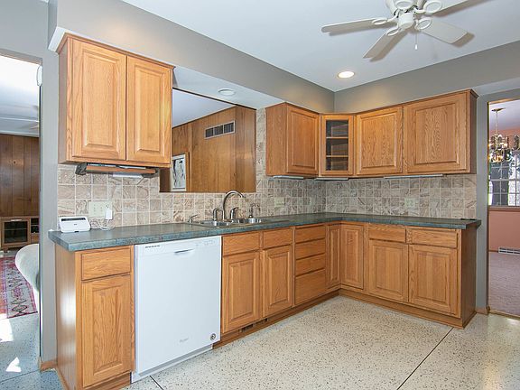 4th image of 3429 Belmont Ct