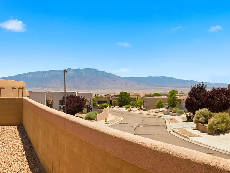 6102 Pecos Trail Dr NE — Photo 17