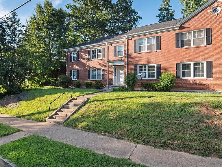 2 bed/1 bath at Monroe St. Apartments in Martinsville, VA! — Photo 10