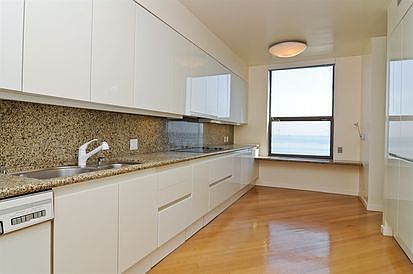 3rd image of 1040 N Lake Shore Dr APT 10C