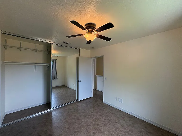 2104 N Mammoth Pl — Photo 16