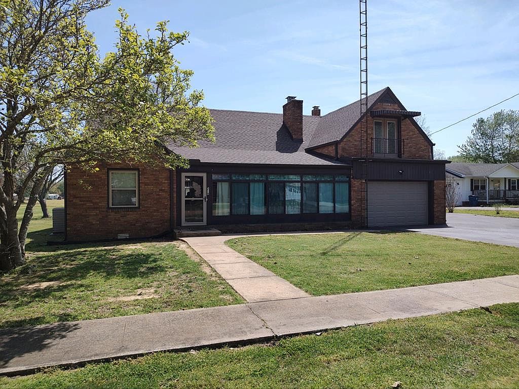 219 W Main St, Puryear, TN 38251 Zillow