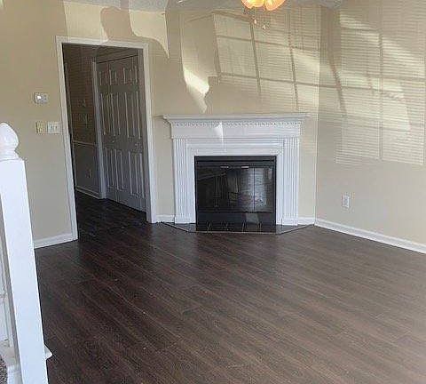 2nd image of 3993III Sterling Pointe Dr #6