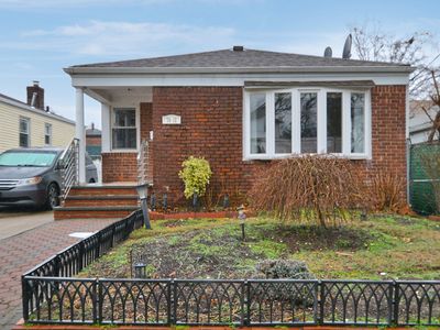 7012 168th St, Flushing, NY, 11365