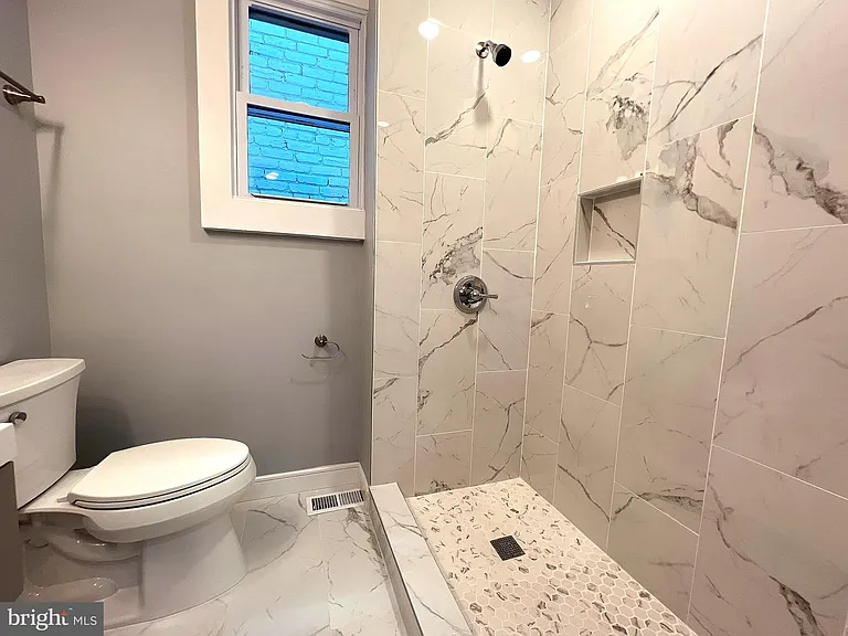 1210 Half St SW — Photo 28