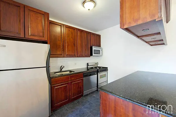 Rented by Miron Properties | media 8