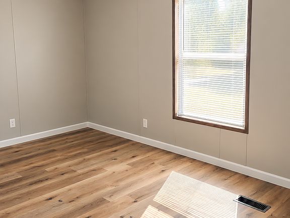 5th image of 131 Rainbow Dr
