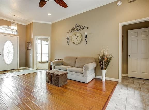 3rd image of 506 Anthony Dr
