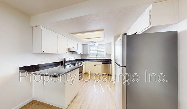 1450 Victor Ave #B — Photo 1