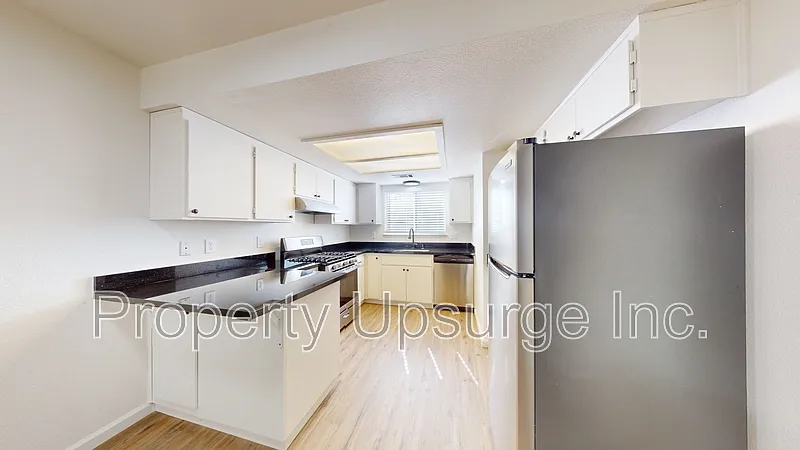 1450 Victor Ave #B