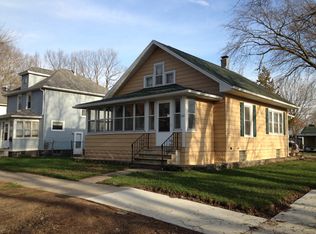 857 Dawson St, Waterloo, IA 50703