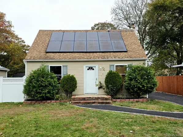 277 Commack Road, Shirley, NY 11967