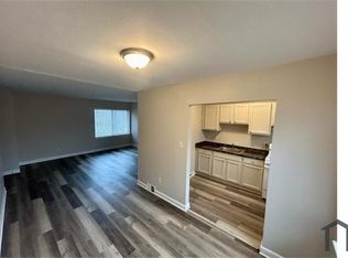 2070 Cliffview Rd APT 15, Cleveland, OH 44121