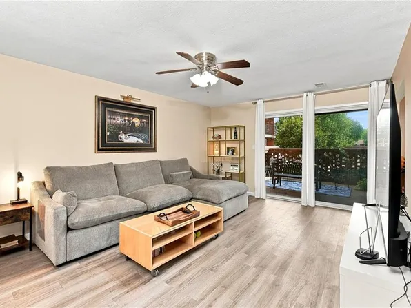 9622 Perry Ln APT A, Overland Park, KS 66212
