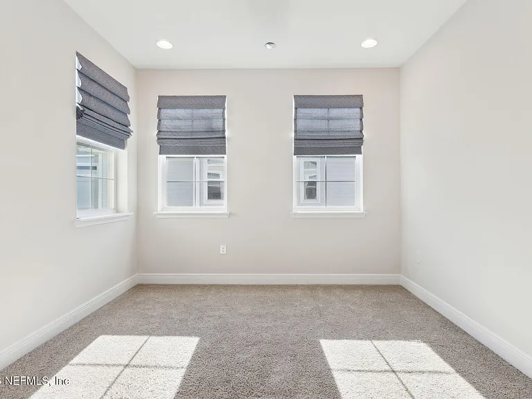 401 Marquesa Cir — Photo 44