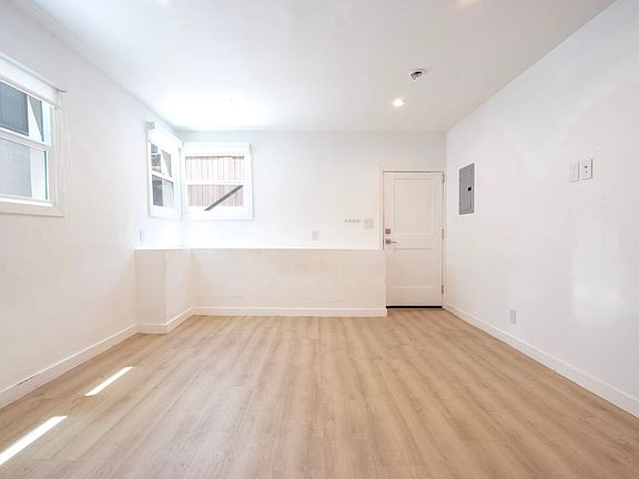 3rd image of 4511-4517 Prospect Ave #104