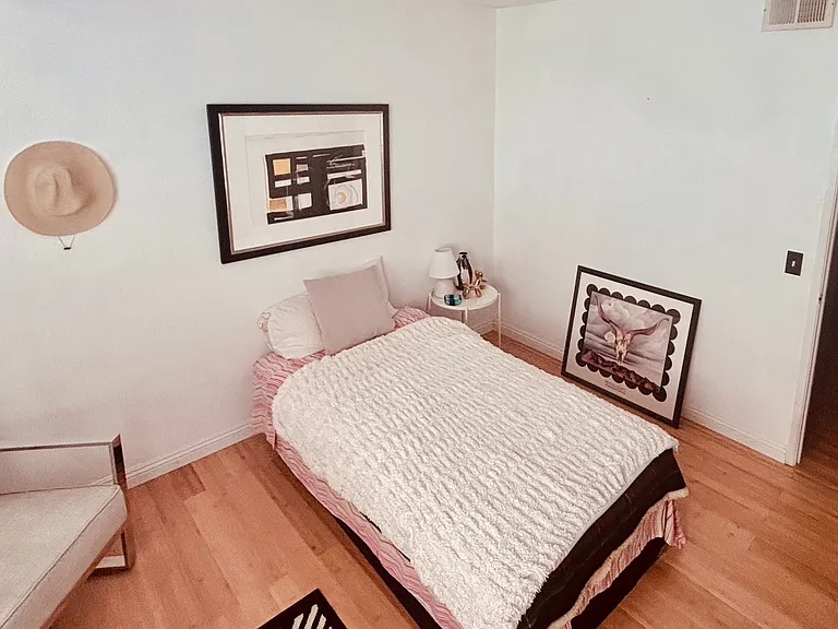 1448 Bentley Ct — Photo 2