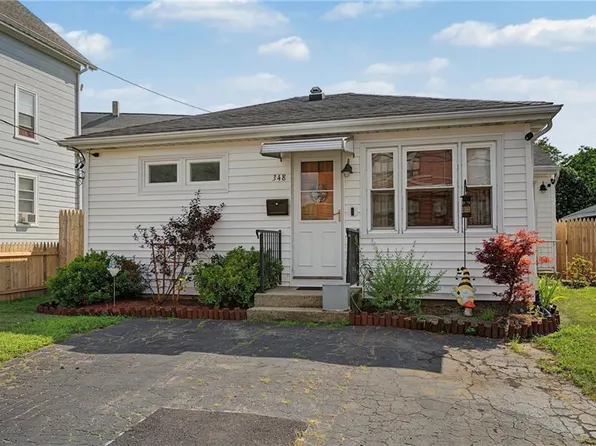 348 Park Pl, Woonsocket, RI 02895