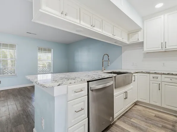 203 Weber Rd APT B, Summerville, SC 29483
