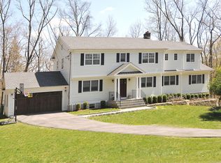 9 Hilltop Dr, Chappaqua, NY 10514