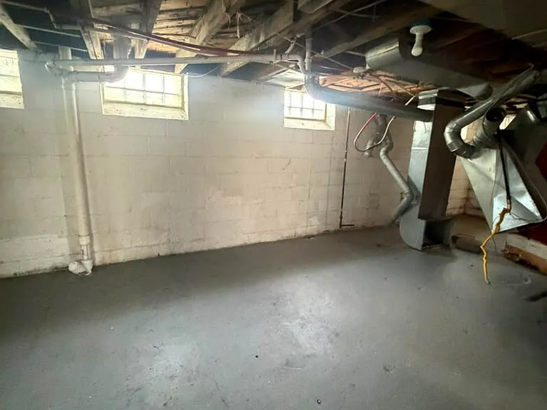 19325 Gable St — Photo 10