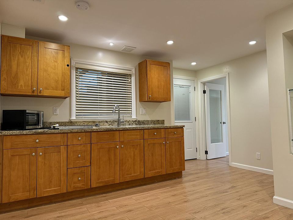 1st image of 2519 23rd Ave #A