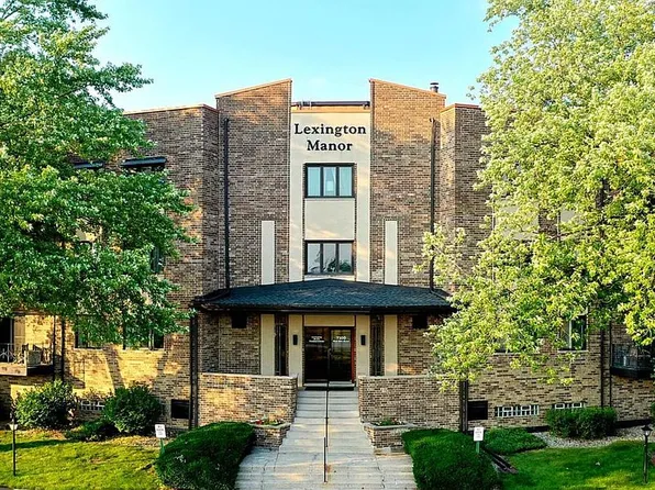 7100 W 95th St APT 305, Oak Lawn, IL 60453