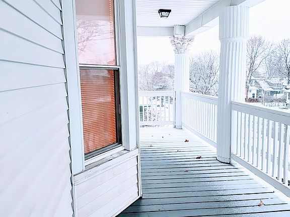 Great Views Of Beautiful Street --Expansive Front Porch
