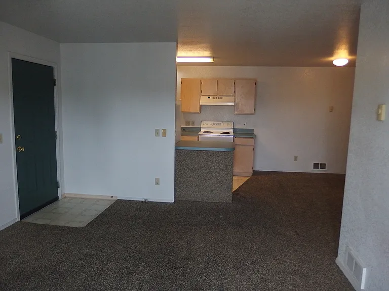 1443 Northwood Dr — Photo 7