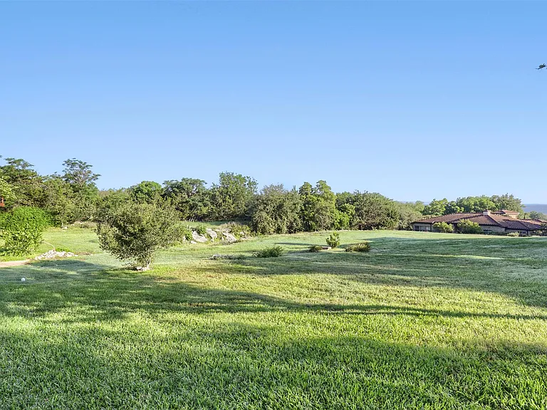 208 Crescent Blf — Photo 2