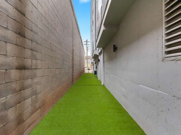 175 West 7th Street image 25 of 33