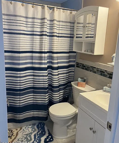 210 Laurel Ct — Photo 19