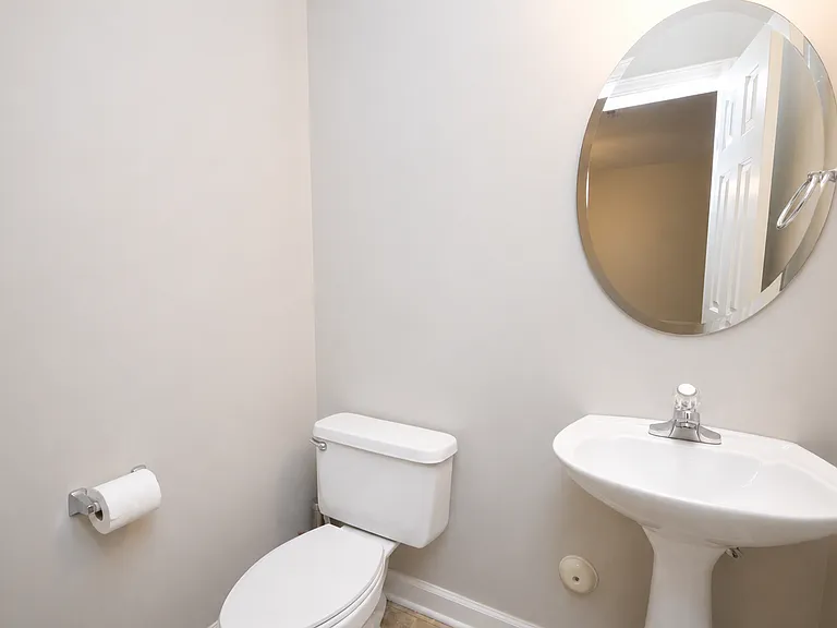 3319 Philmont Dr — Photo 19