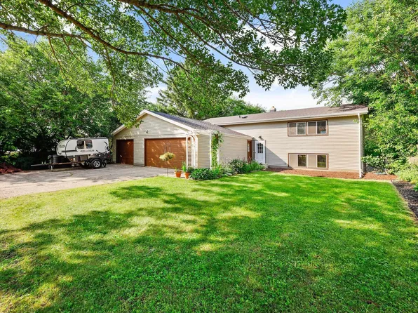 5222 Piccadilly Dr, Madison, WI 53714
