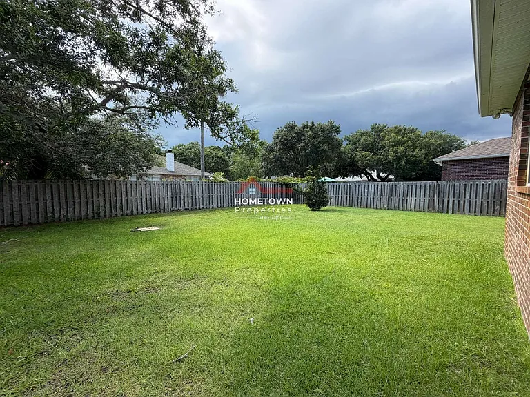 1467 W Shores Blvd — Photo 46