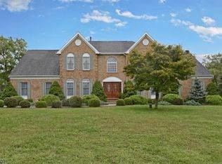 7 Wyckoff Rd, Hampton, NJ 08827