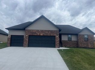 1447 Lyon Ave, Republic, MO 65738
