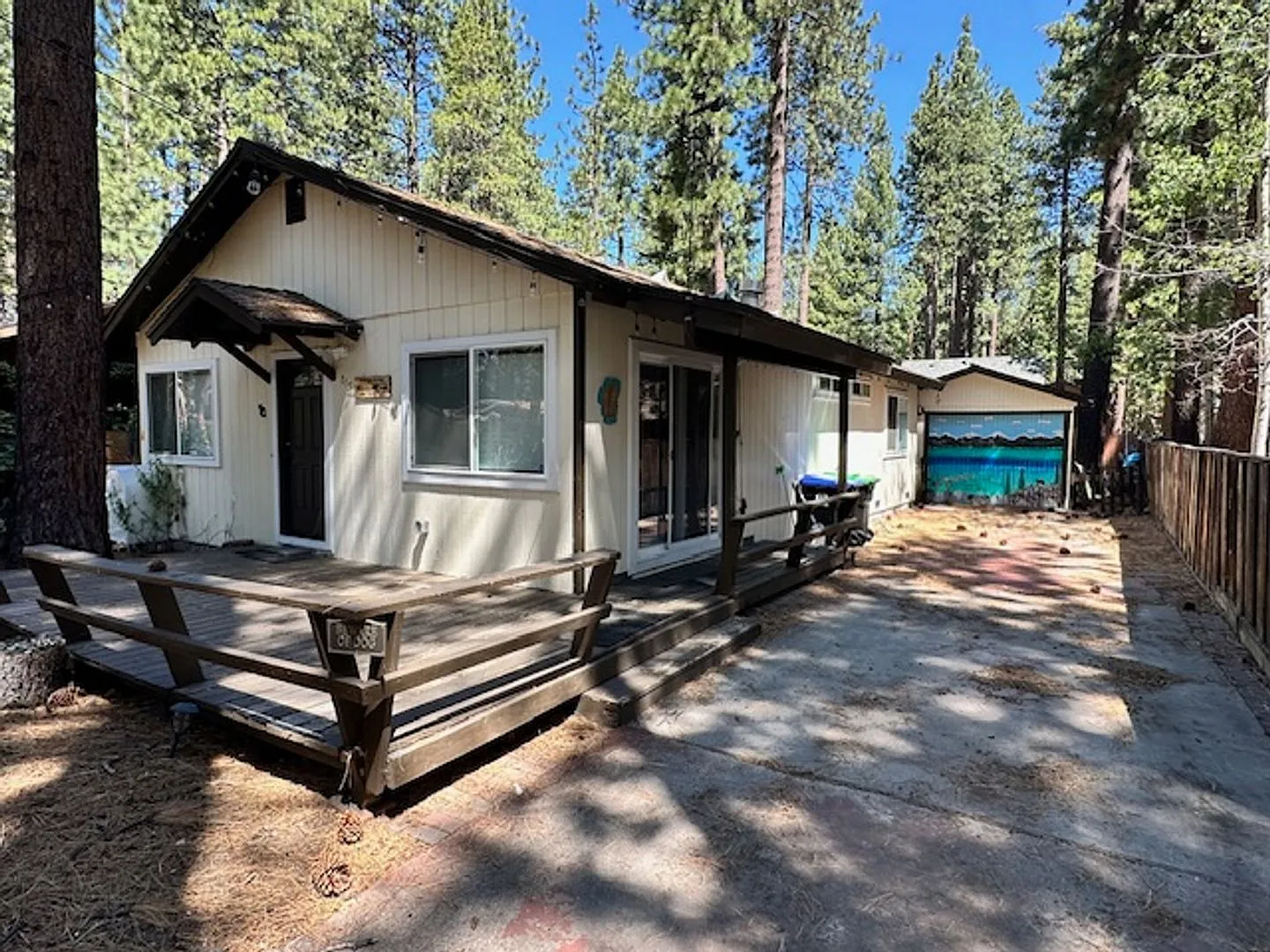 3Bd home in a quiet neighborhood only minutes to the beach and bus lines!! Available for a long t... — Photo 1