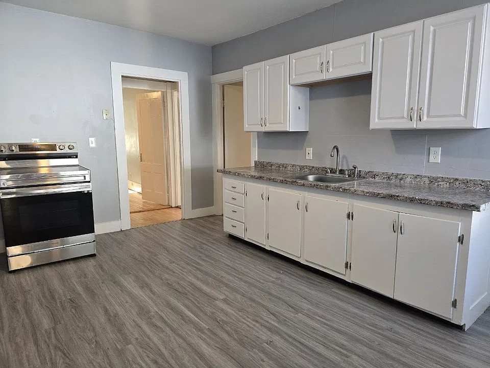33 Front St #39