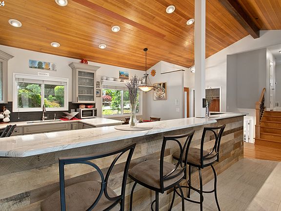 5th image of 7000 SW Tierra Del Mar Dr