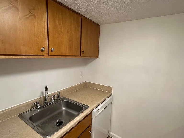635 Patterson St #2 — Photo 4