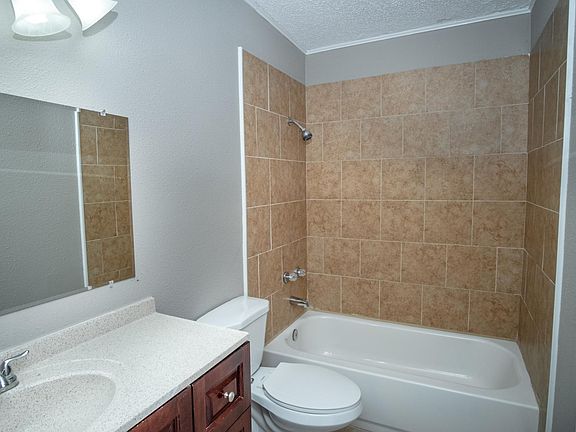 4th image of 819 Blue Astor Dr