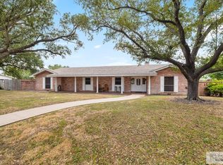 370 E Rivers Ave, Raymondville, TX 78580
