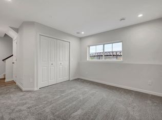 2211 Gateway Curv, Saint Paul, MN 55109