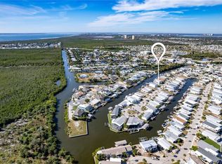 11550 Dogwood Ln, Fort Myers Beach, FL 33931