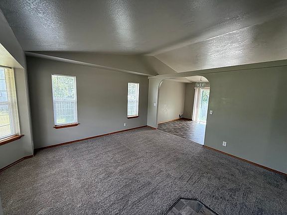 4th image of 1211 E Elderberry Cir
