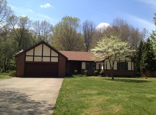 3962 Bramblewood Dr, Akron, OH 44319
