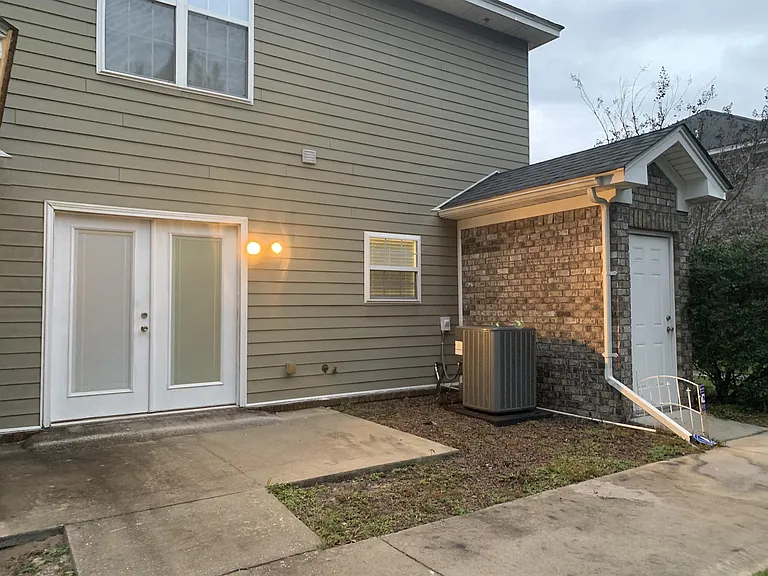 120 Caswell Ct — Photo 9